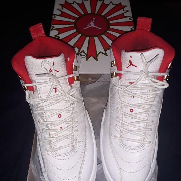 Jordan Retro 12 fiba sz 9.5 like new - Picture 8 of 11